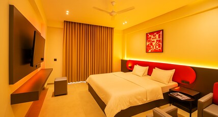 Skystay Elite Suites | Omaxe Hazratganj Room Type - SkyStay Elite Studio