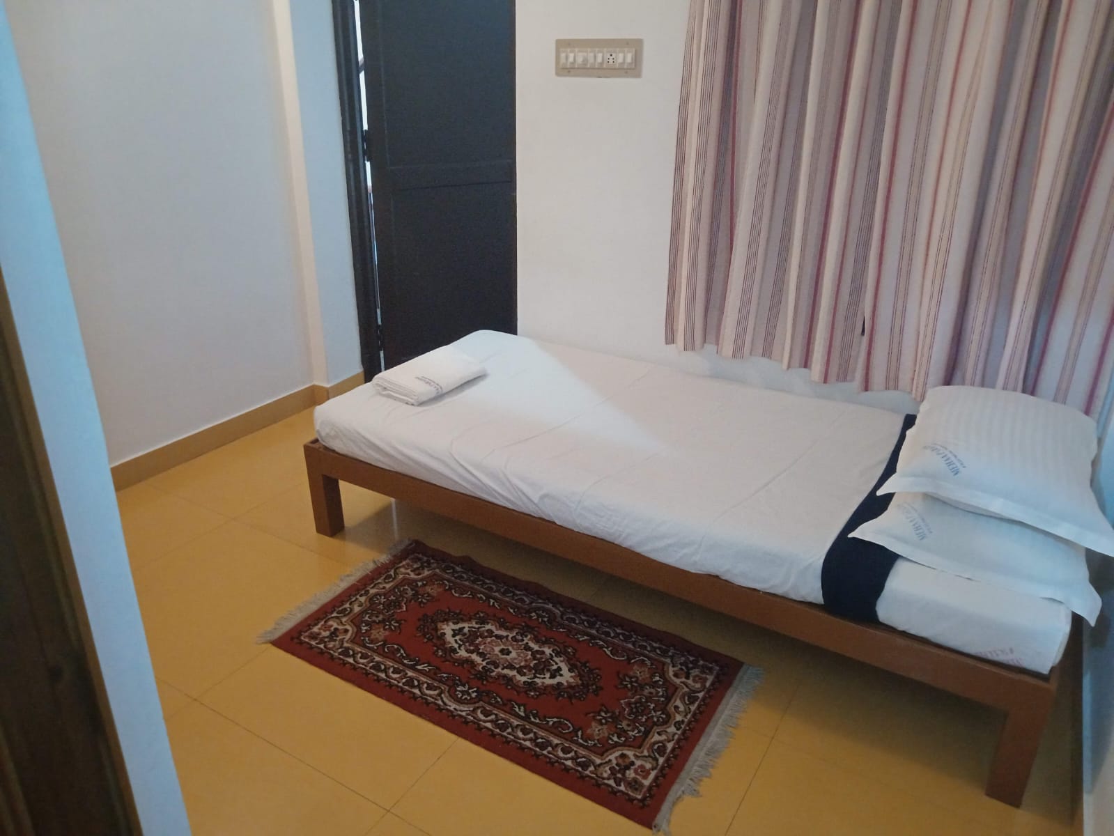 Mehaa Paradise Family Guest House - Tap to explore photos