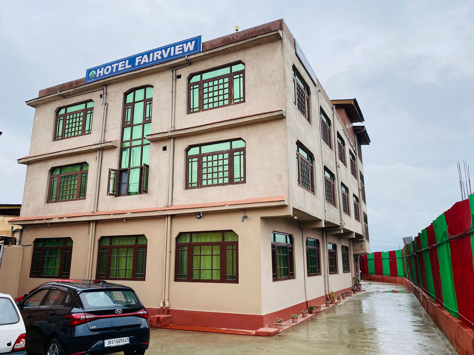 Hotel FairView - Tap to explore photos