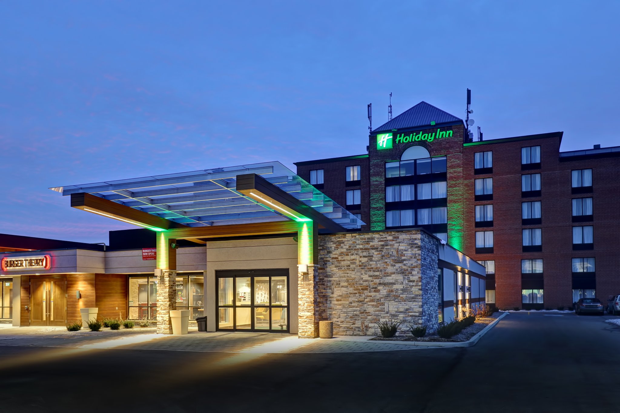 Holiday Inn Mississauga Toronto West - Tap to explore photos