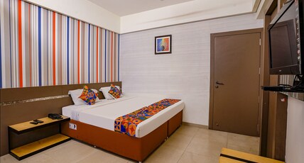 FabHotel Gargi Deluxe - Nr. Raja Dinekar Musuem Room Type - Deluxe Room