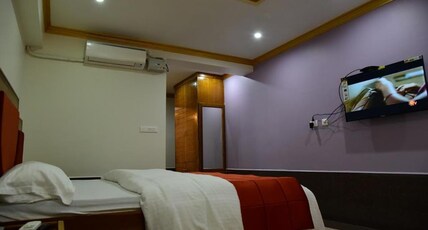 Hotel chembiyan Room Type - Economy Room