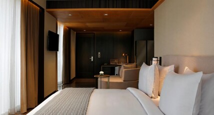 Roseate House New Delhi Room Type - Panoramic Suite with Club Lounge