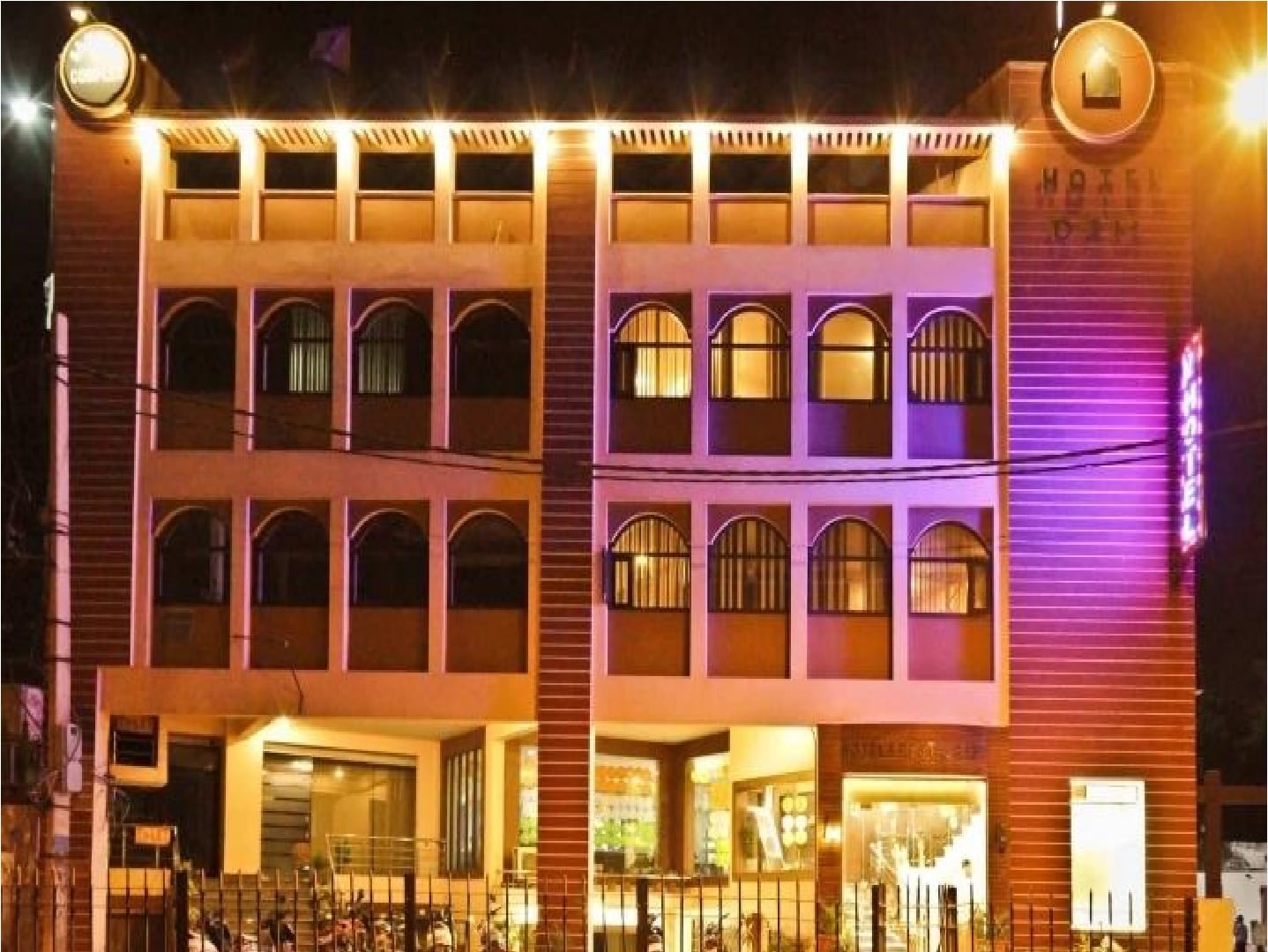 D2M Hotel and Restaurant - Tap to explore photos