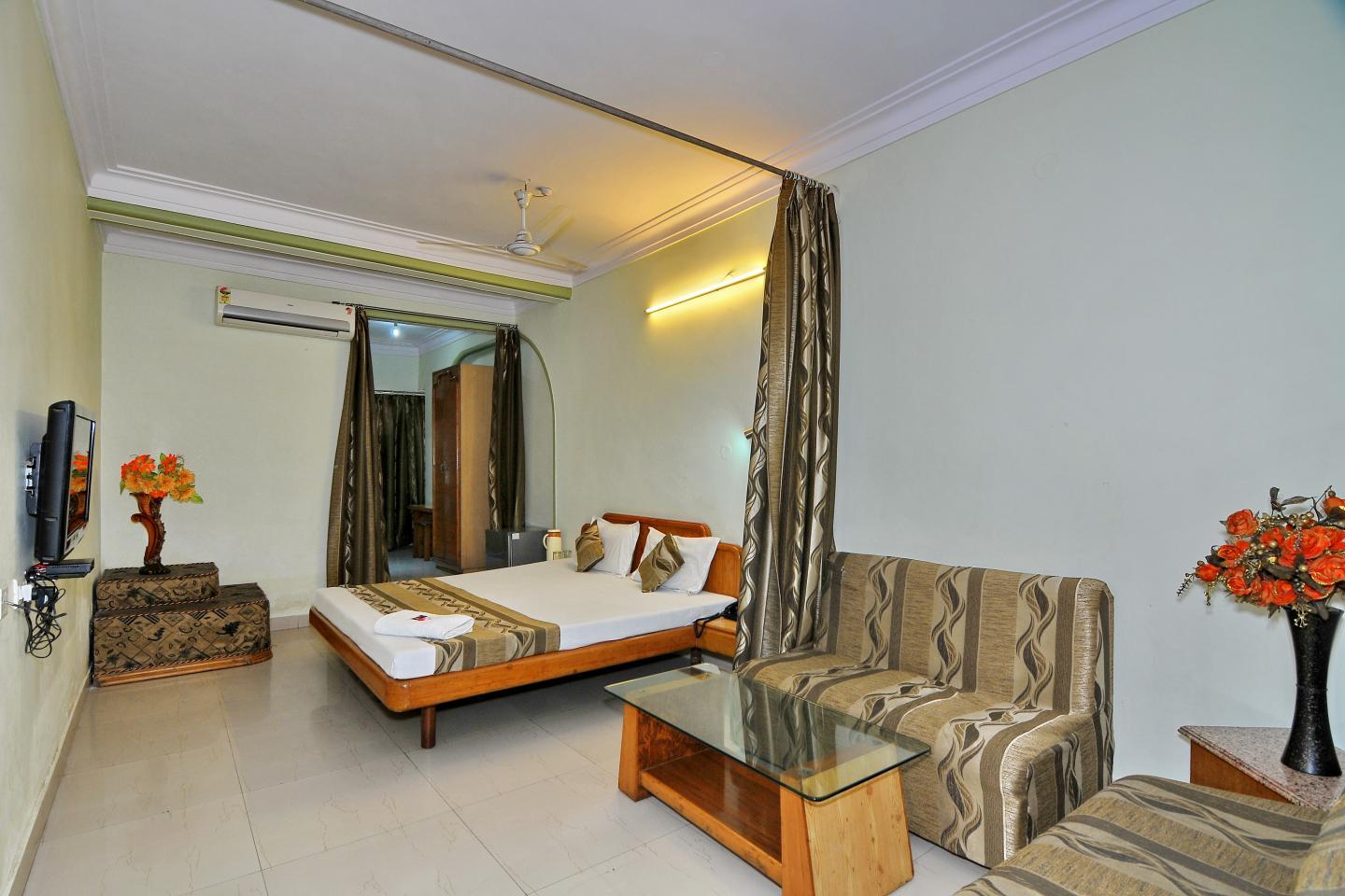 Hotel Shikhar Palace - Tap to explore photos