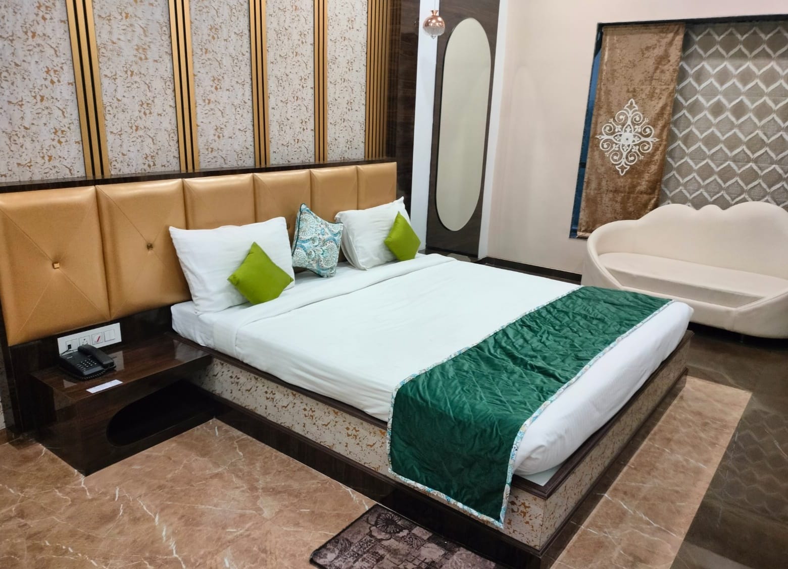 Hotel Rajwada - Tap to explore photos