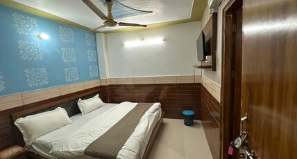 Harshwardhan Dham, Vrindavan Room Type - Deluxe Double Room with Bath