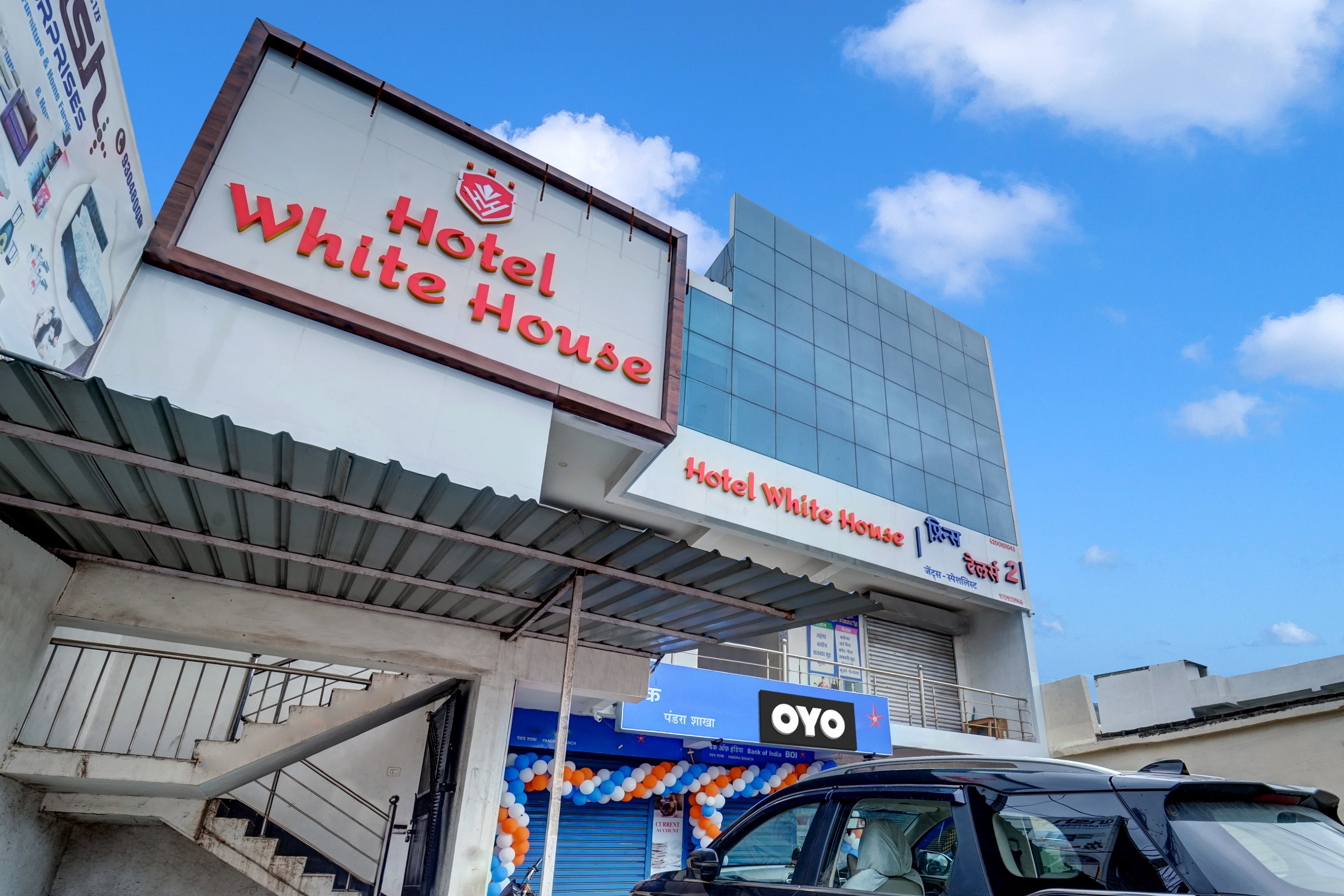 Flagship OYO Hotel White Hous - Tap to explore photos