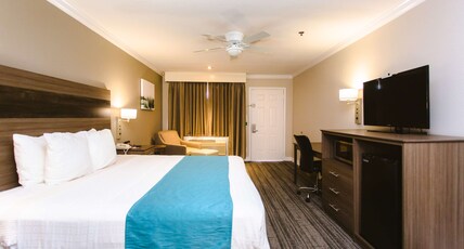 Best Western Pearland Inn Room Type - 1 King Bed, Non-Smoking, High Speed Internet Access, Deluxe Room, Microwave And Refrigerator, Contin Best Western Pearland Inn Room Type - 1 King Bed, Non-Smoking, High Speed Internet Access, Deluxe Room, Microwave And Refrigerator, Contin