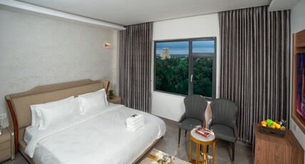 HOTEL SRI ASHVIK Room Type - KING WITH TEMPLE VIEW