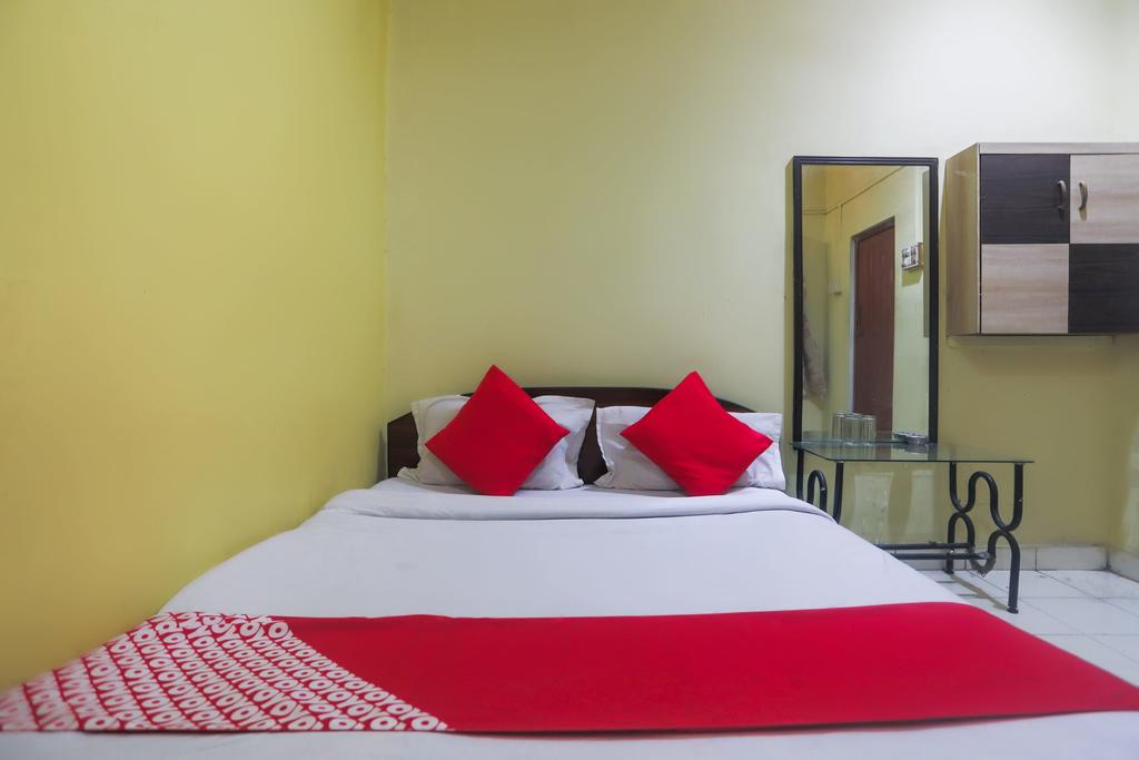 Kohinur Guesthouse - Tap to explore photos
