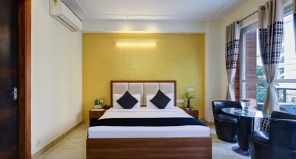 Hotel The Luxe 18 - Golf Course Road Room Type - Super Deluxe with Private Balcony Hotel The Luxe 18 - Golf Course Road Room Type - Super Deluxe with Private Balcony