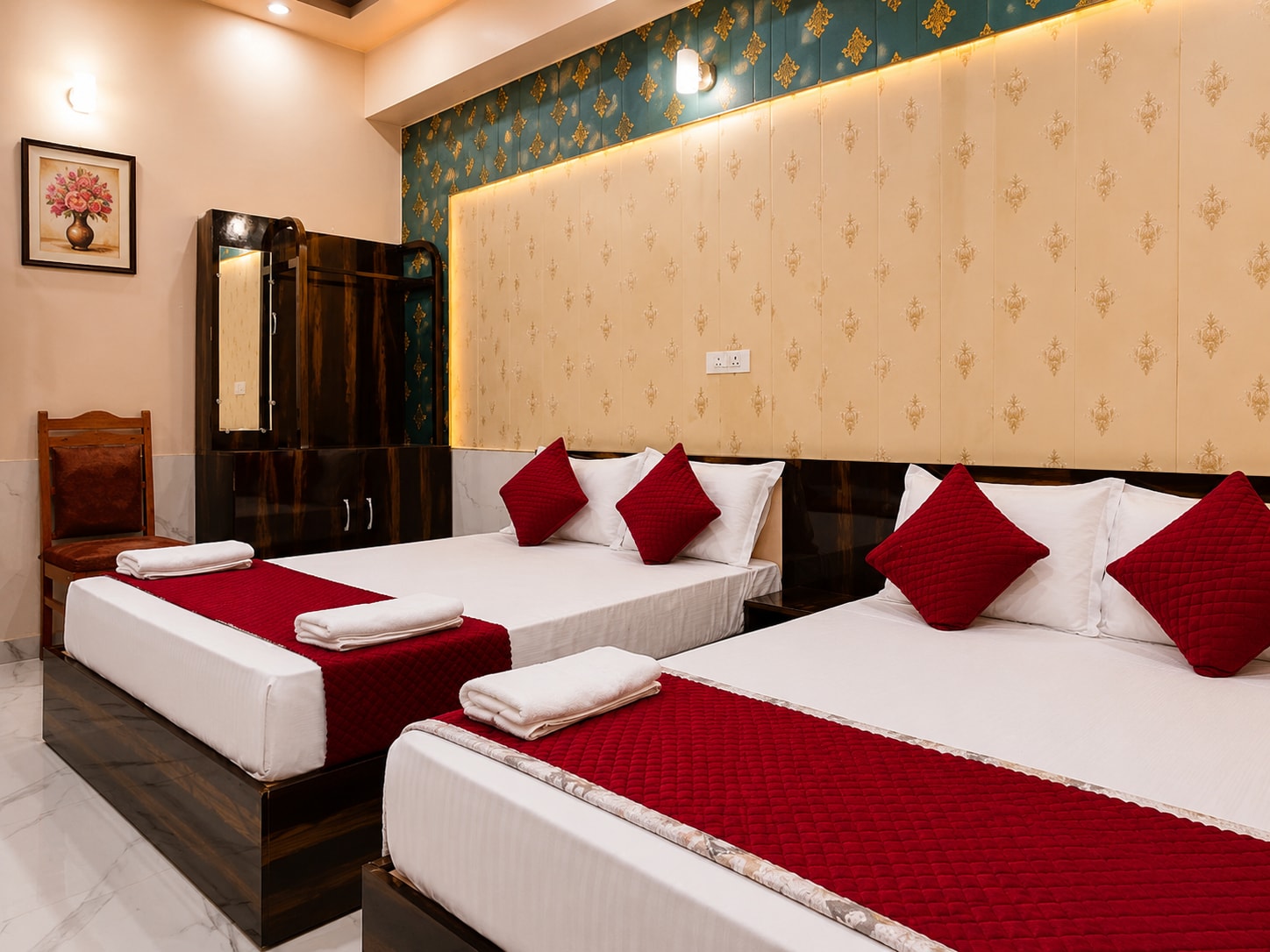 Hotel Siyaram Ashray - Tap to explore photos