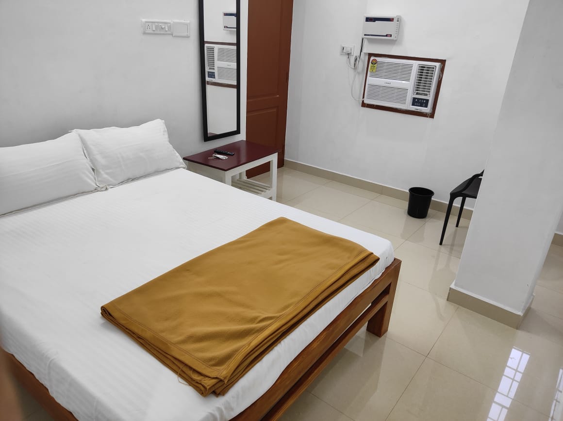 East Coast Service Apartment - Tap to explore photos