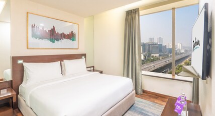 Radisson Hotel Gurugram Sohna Road City Center Room Type - Deluxe Room