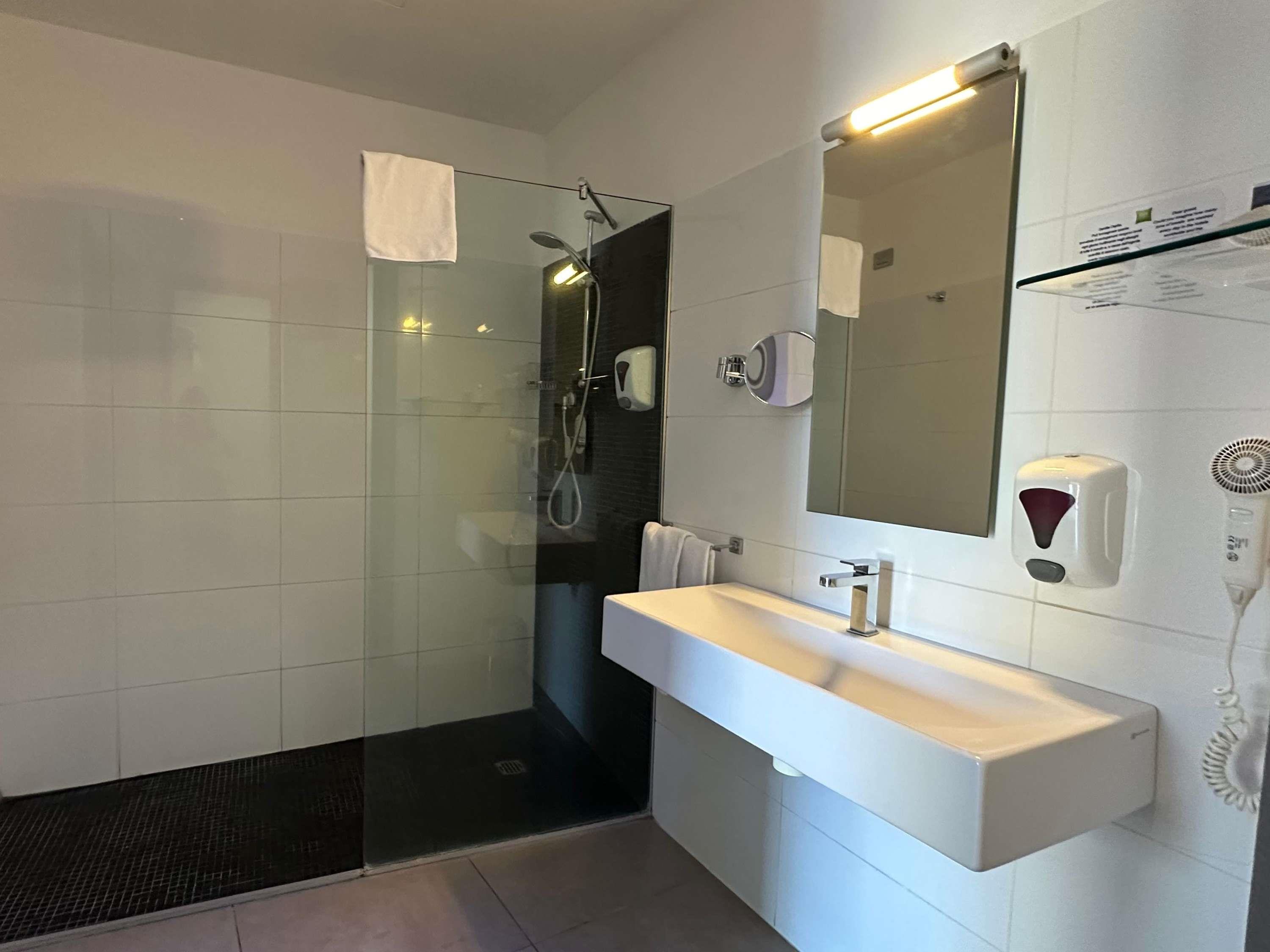 ibis Styles Catania Acireale - Tap to explore photos