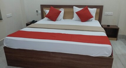 Hotel Adish Room Type - DELUXE AC Room