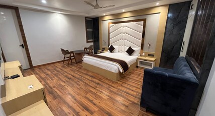 Hotel Lata Continental Room Type - Super Deluxe Room