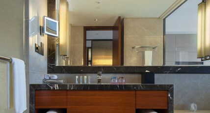 Crowne Plaza WUXI TAIHU  Room Type - 1 King Standard City View