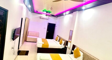 HOTEL SHIVA INTERNATIONAL Room Type - Deluxe Four Bed Room