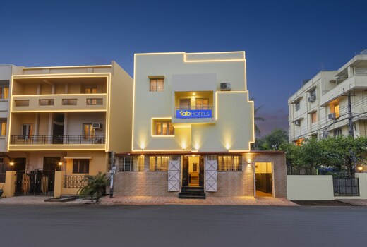 FabHotel Olive Inn I - 260m from Saltlake Sector V Metro Station