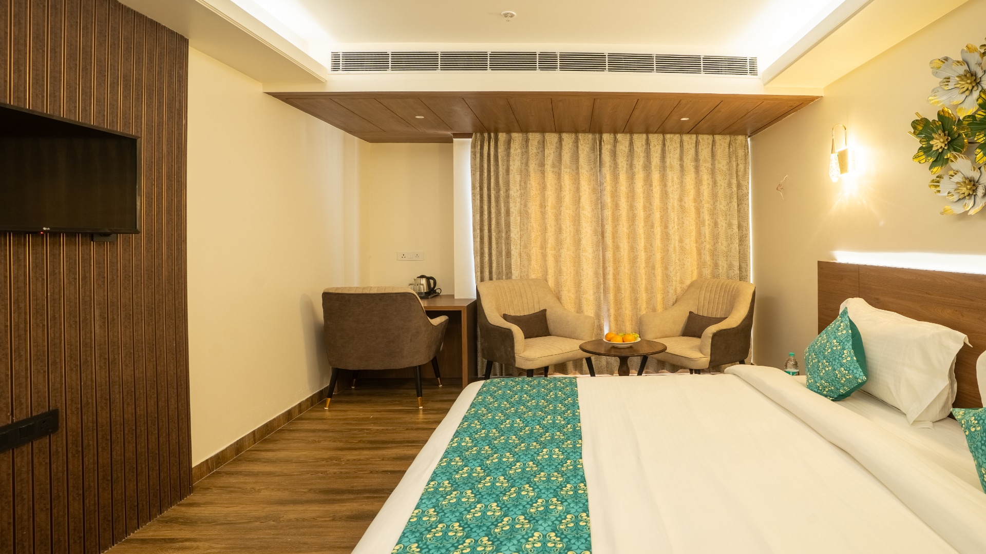 Royal Prime A City Center Boutique Hotel - Tap to explore photos
