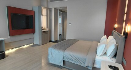 Hotel Natanya Room Type - Premium Room With Pool View
