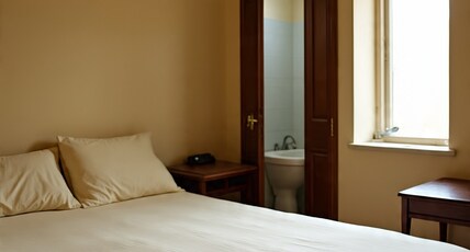 Lil Roof inn Room Type - Bedroom 6