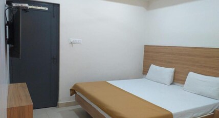 Abirami inn Room Type - Luxury AC Deluxe Double Room