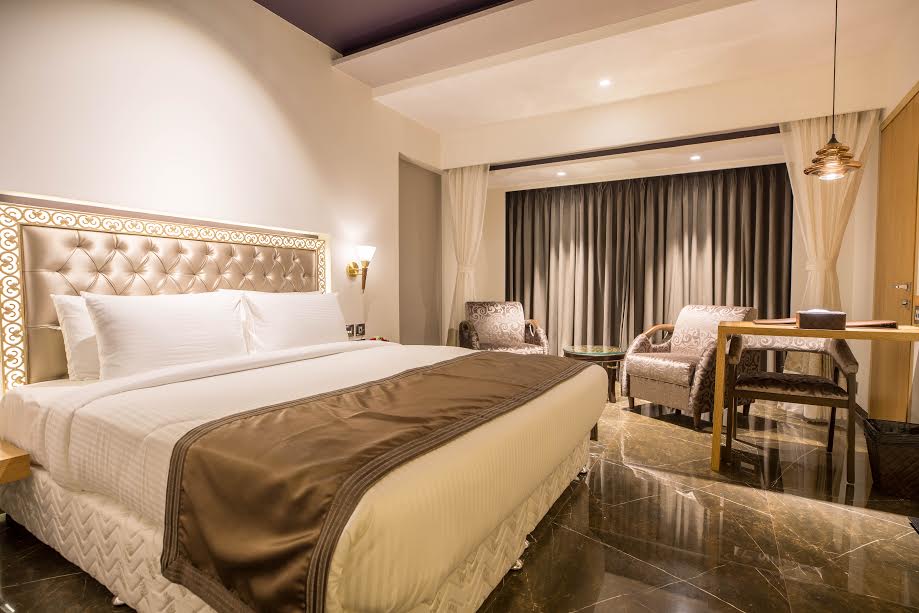 Hotel Peninsula Redpine - Tap to explore photos