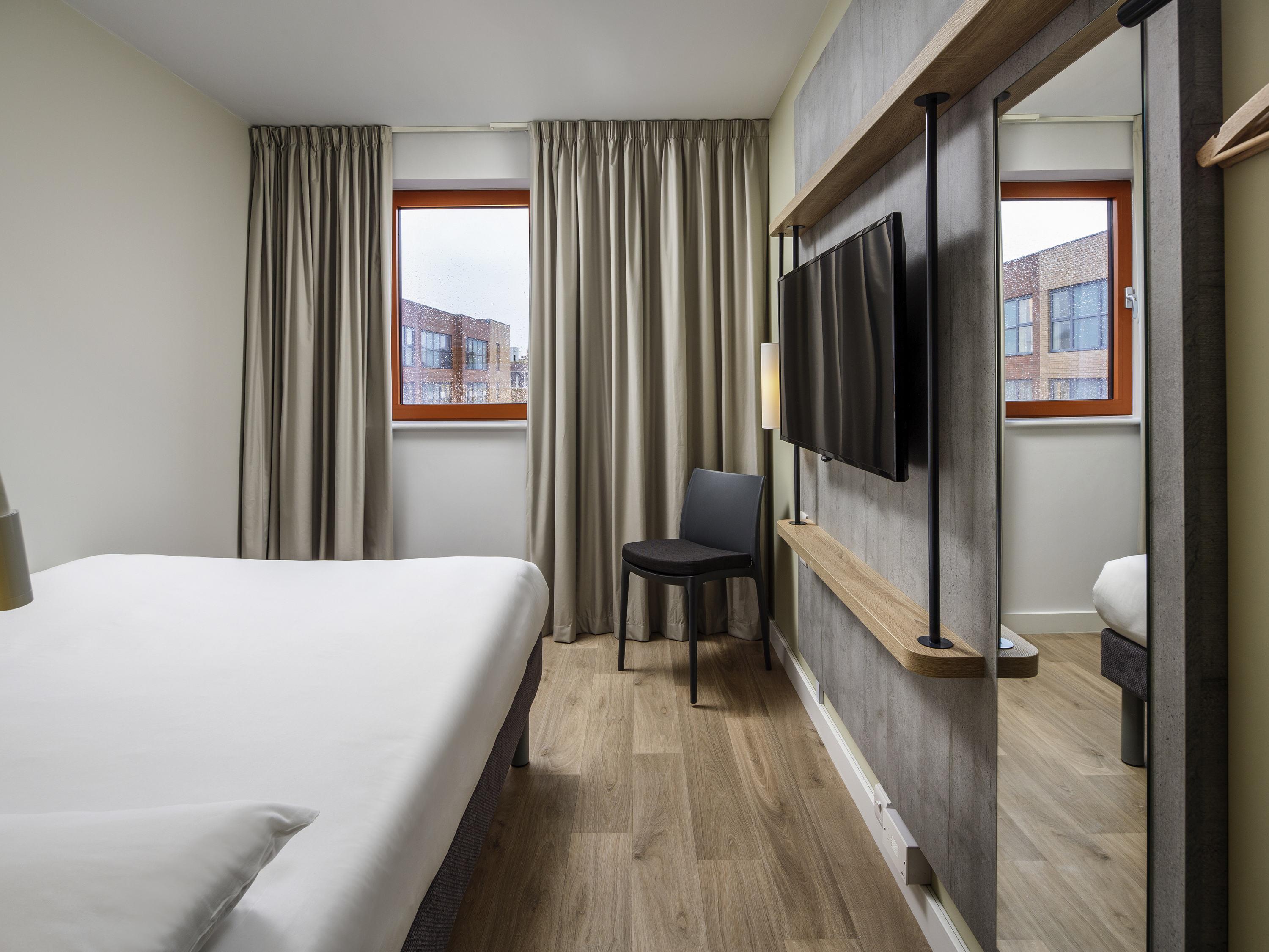 ibis budget Swindon - Tap to explore photos