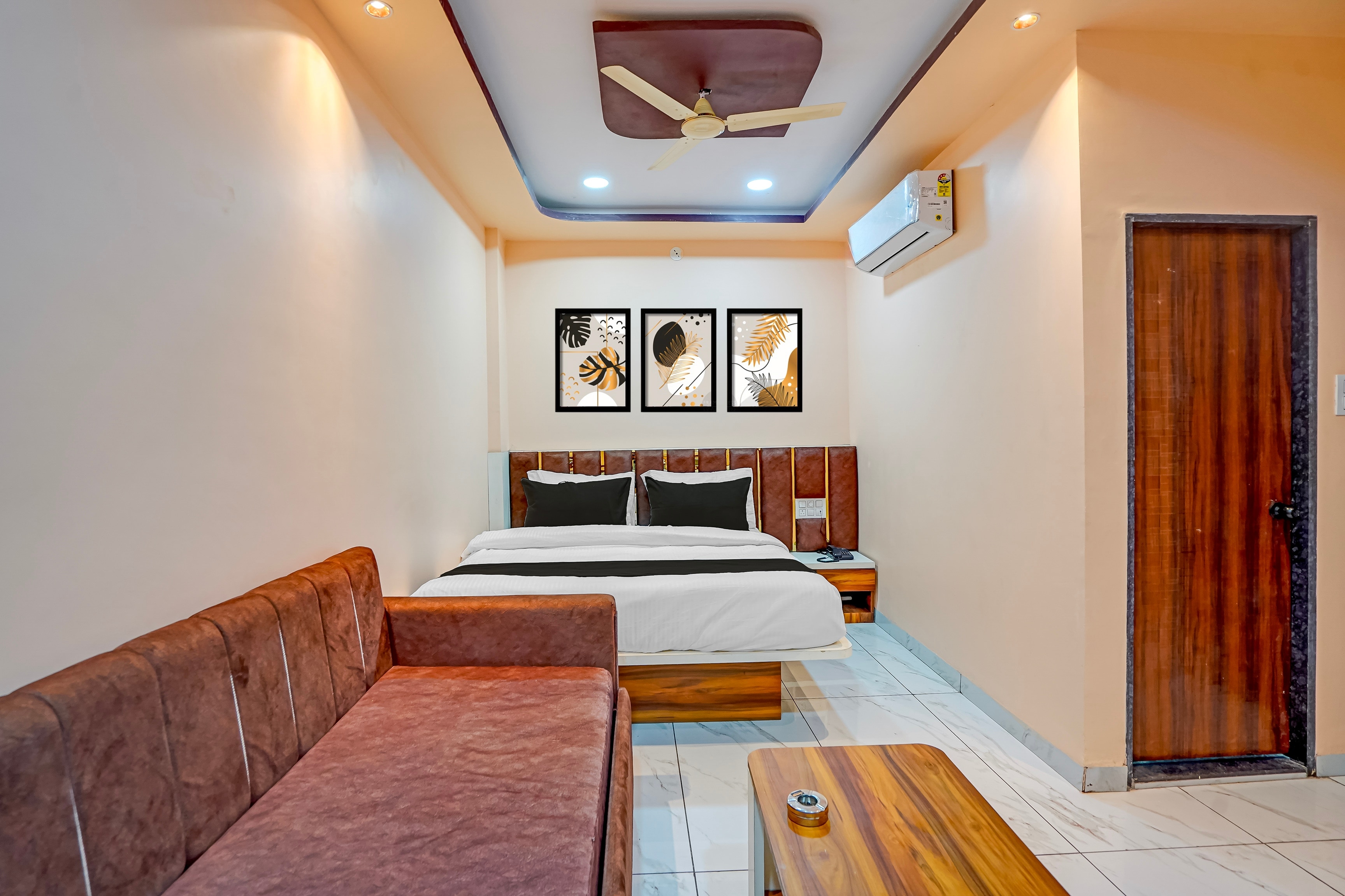 Super Townhouse Iskcon Temple Ujjain Formerly Hotel Ramashray Palace - Tap to explore photos