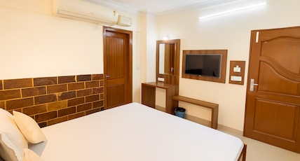 Harish Guest House Room Type - Deluxe AC Rooms Harish Guest House Room Type - Deluxe AC Rooms
