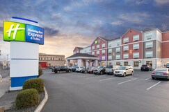 Holiday Inn Express Hotel & Suites Seaside Convention Center