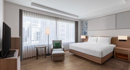 Courtyard by Marriott Bangkok Room Type - Guest room, 1 King, High floor Courtyard by Marriott Bangkok Room Type - Guest room, 1 King, High floor