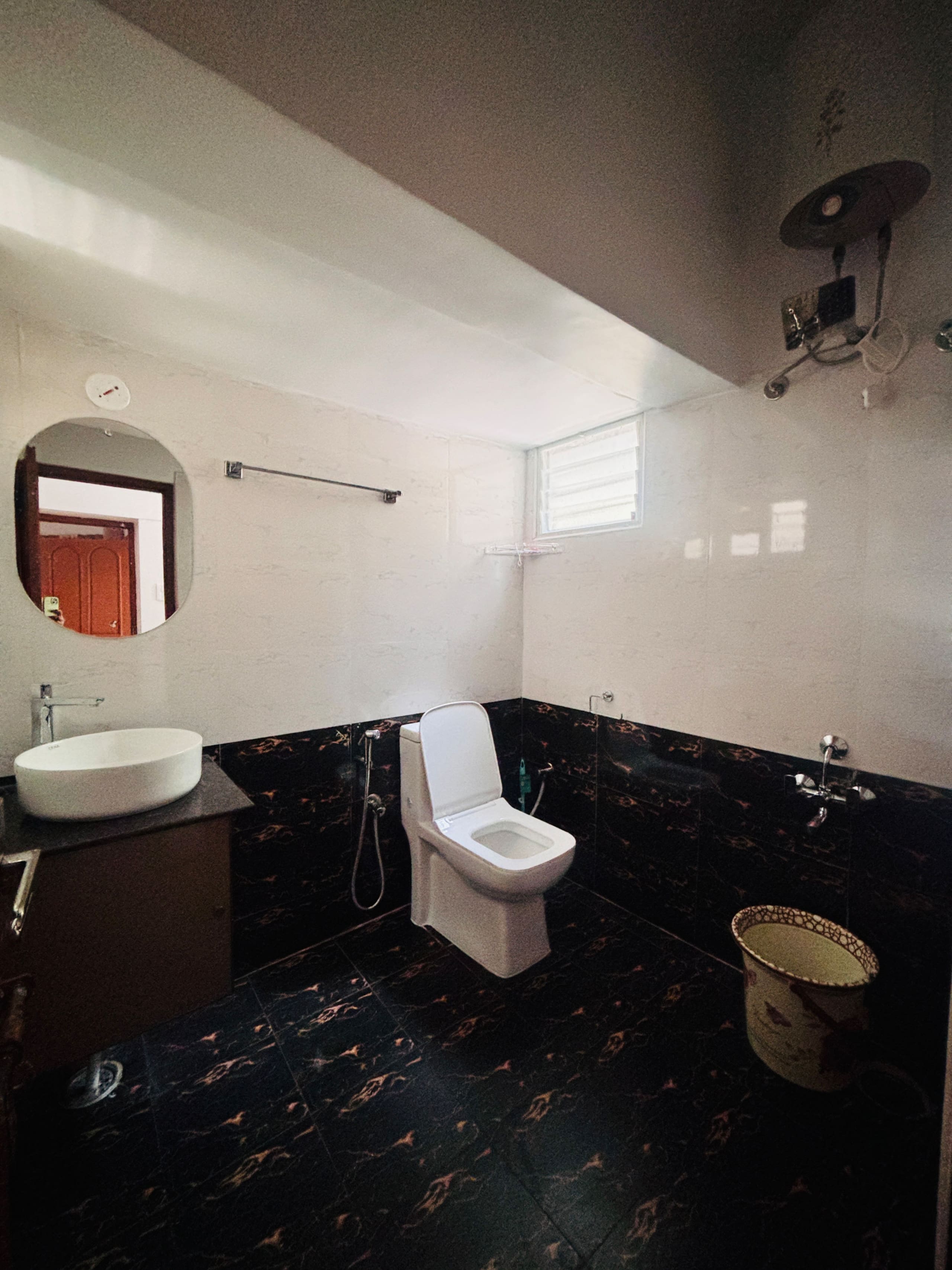 1 BR AC home BTM Metro station 102 - Tap to explore photos