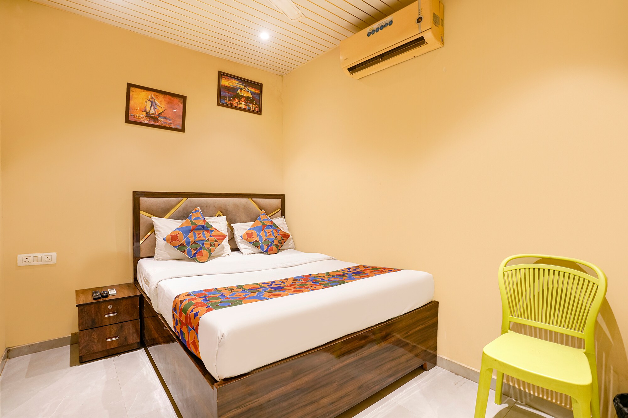 FabHotel Grand Palace - Tap to explore photos