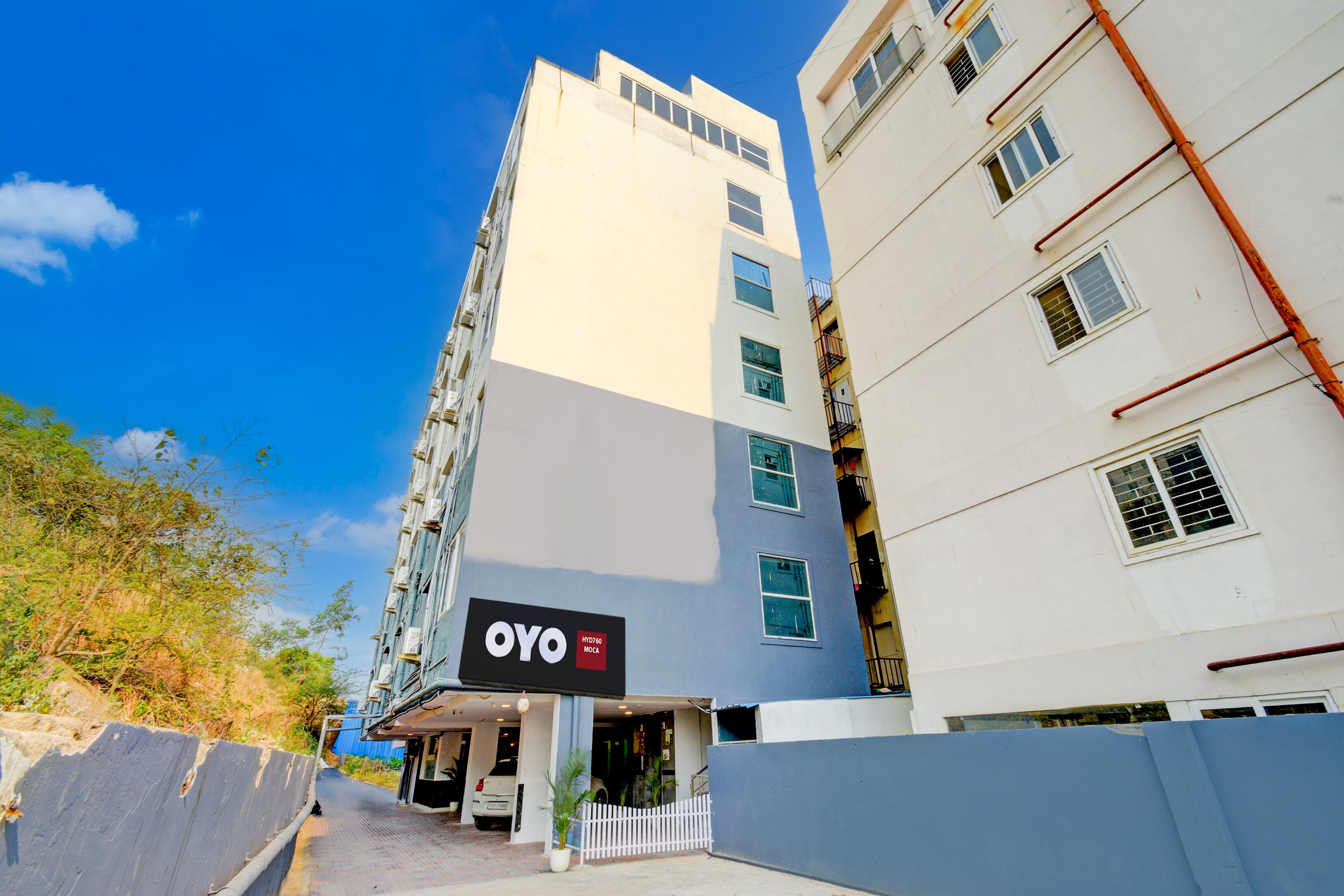 Hotel O BEE OAK - Tap to explore photos