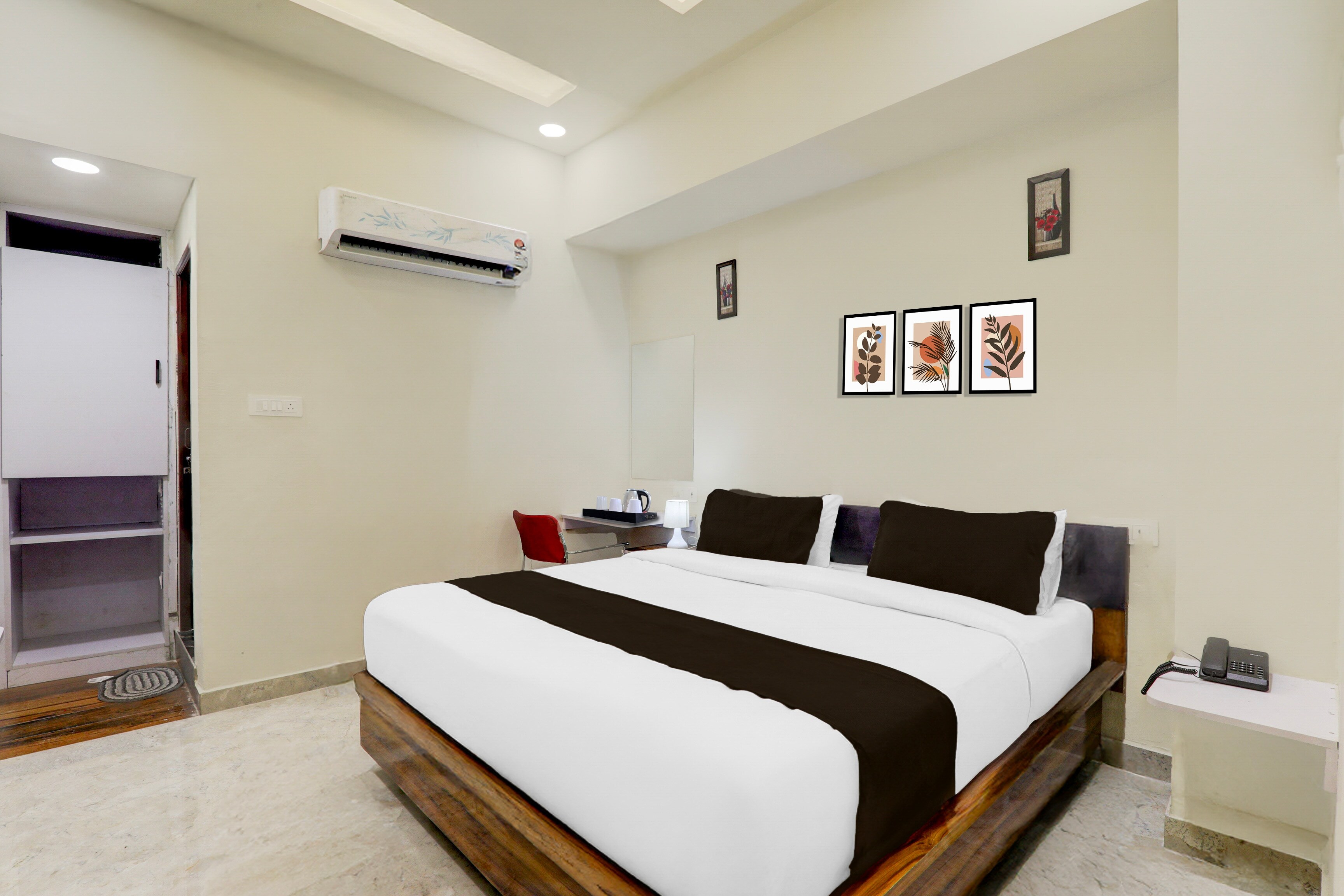 Collection O Kakadeo Kanpur Formerly Hotel Avon - Tap to explore photos