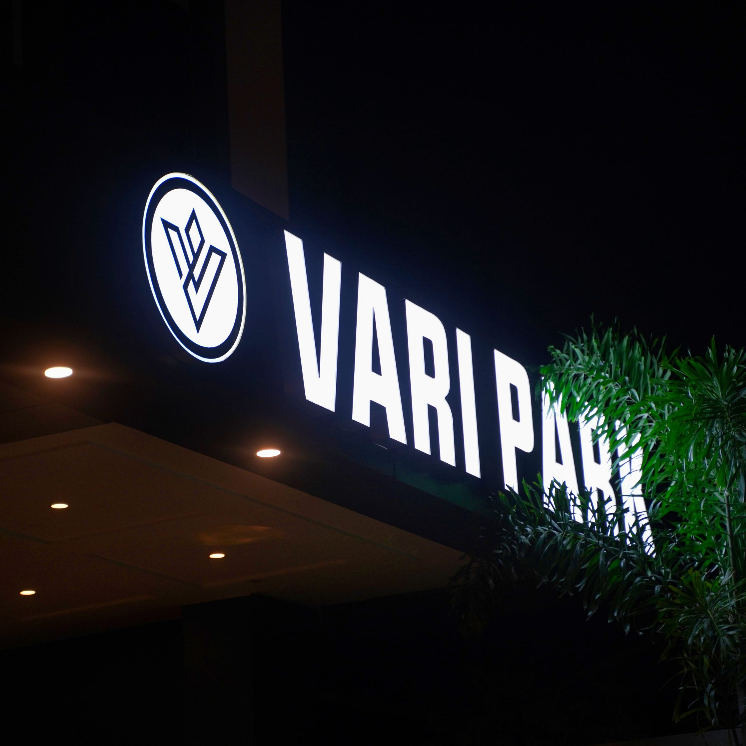 Hotel Vari Park - Tap to explore photos