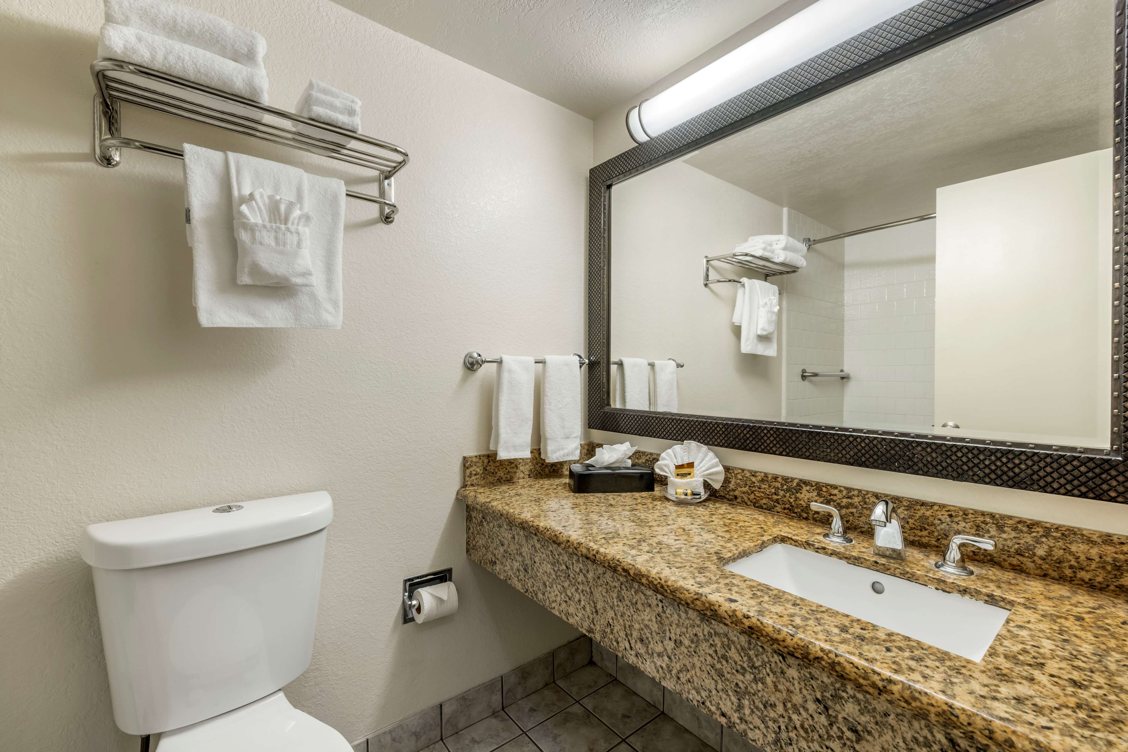 BEST WESTERN PLUS SOUTH BAY - Tap to explore photos
