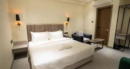 HOTEL ROYAL RAMA Room Type - Deluxe Room