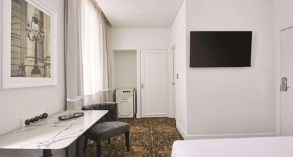 Rendezvous Hotel Melbourne Room Type - Commerce Yarra View Room Queen