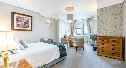 BEST WESTERN WALTON PARK HOTEL Room Type - 1 Double Bed, Executive, View, Free High Speed Internet, Music Device, Non-Smoking