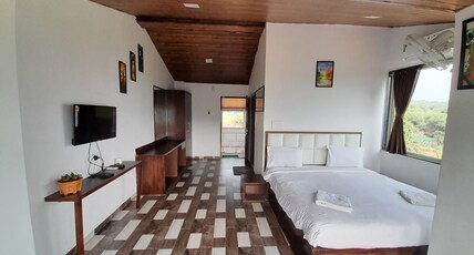 Hotel Valley Wood Room Type - Valley View Executive Suite Room with BathTub