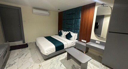 HOTEL SHYAM PARADISE Room Type - DELUXE DOUBLE BED