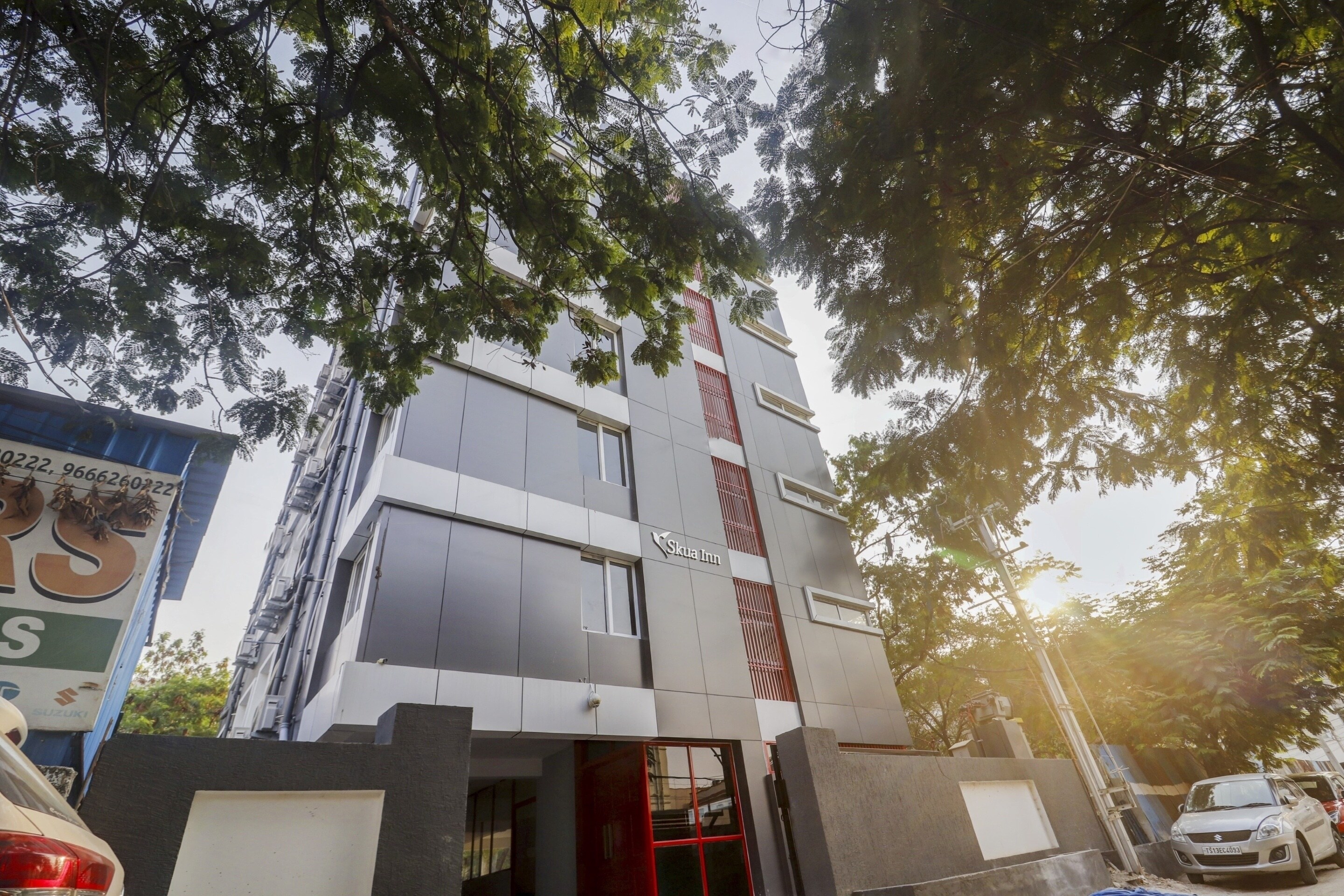 Townhouse Madhapur Near Shilparamam - Tap to explore photos