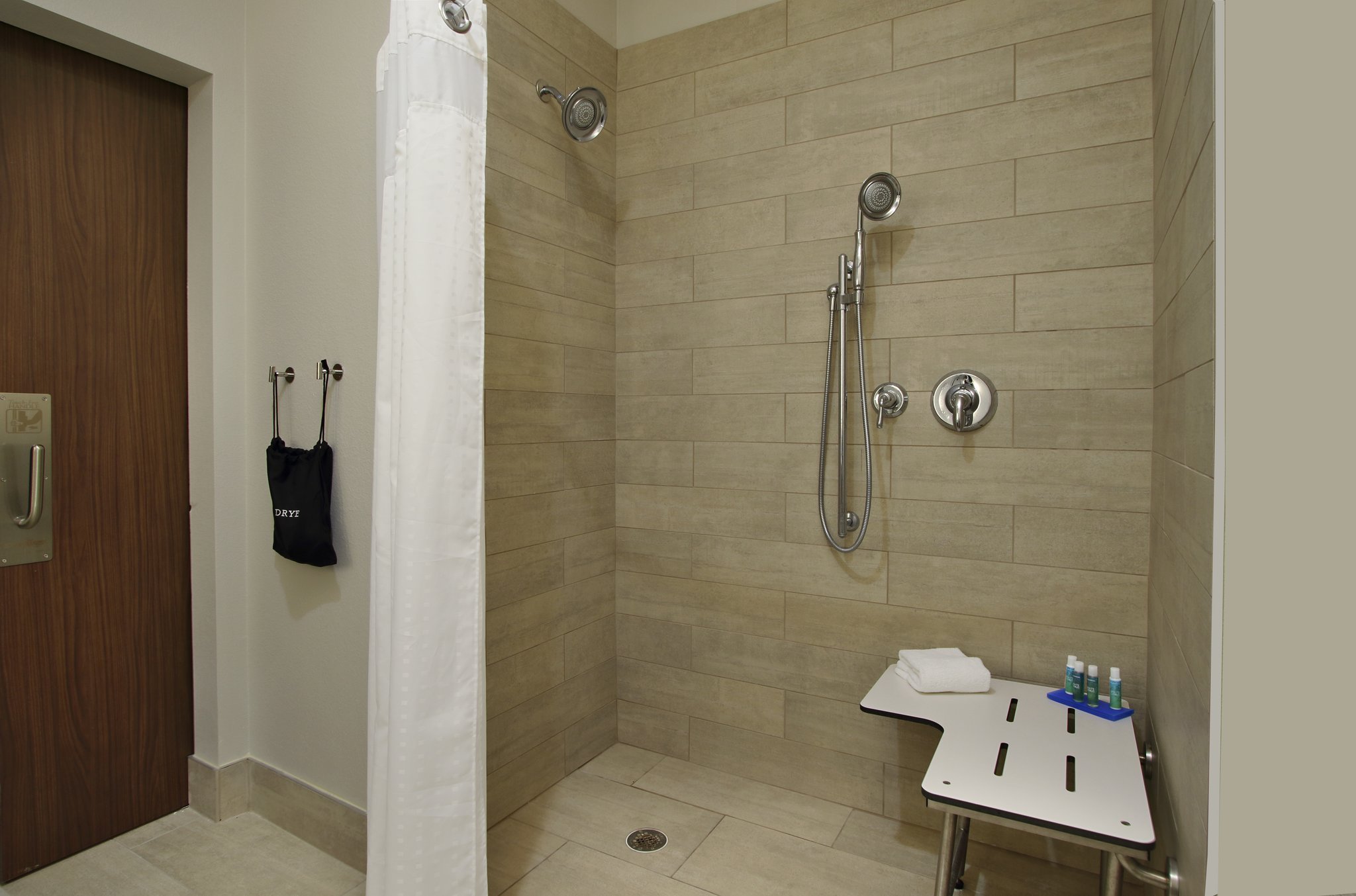 Holiday Inn Express & Suites Brookshire - Katy Freeway - Tap to explore photos