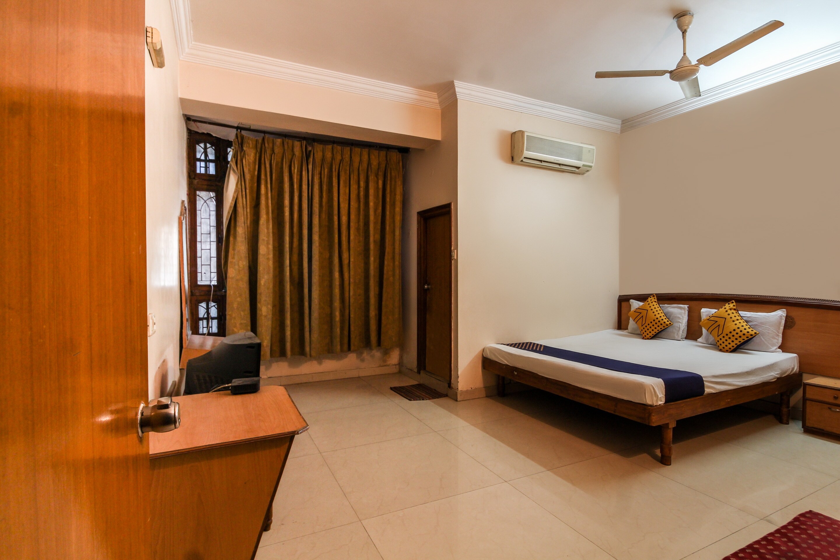 SPOT ON Hotel Rk Residency Near MGBS Bus station - Tap to explore photos