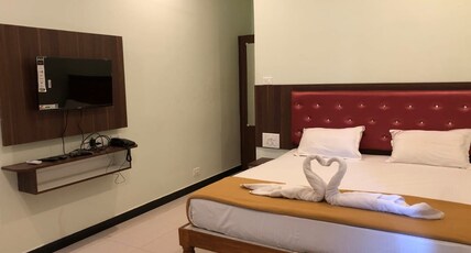 Ponni Residency Room Type - Deluxe Room